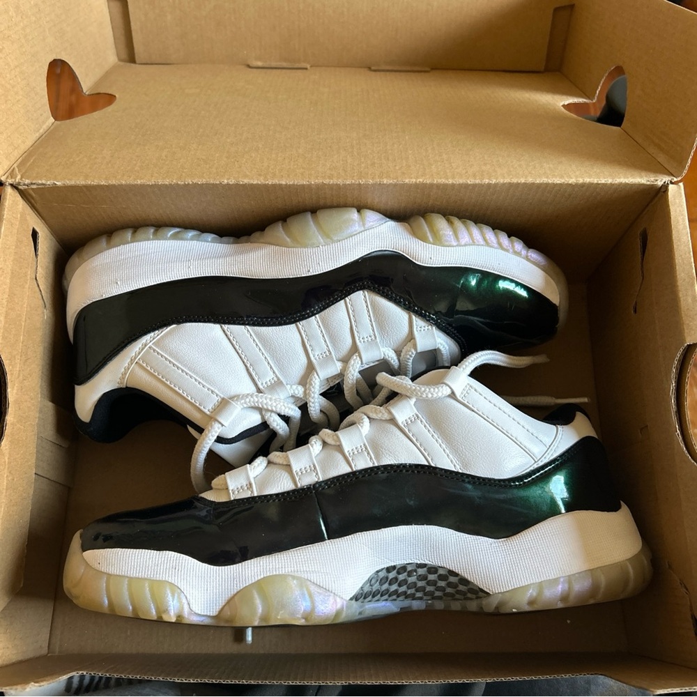 Jordan 11 low “iridescent”
